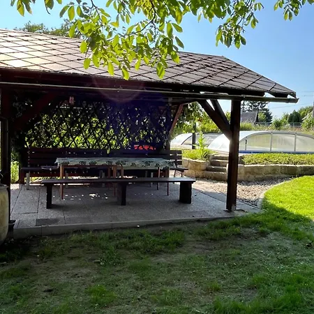 Zluty Dum Apartman Troskovice