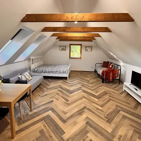 žlutý Dům Appartamento Troskovice