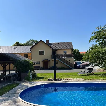žlutý Dům