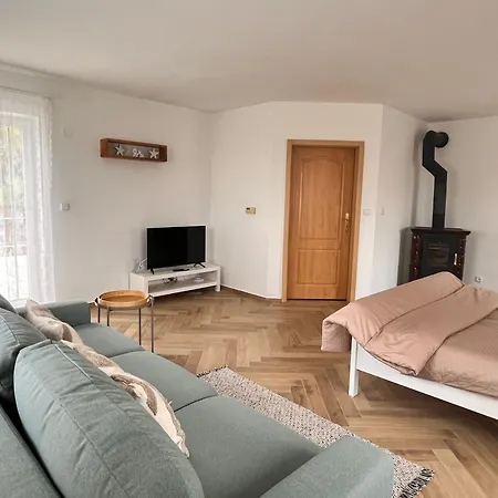 žlutý Dům